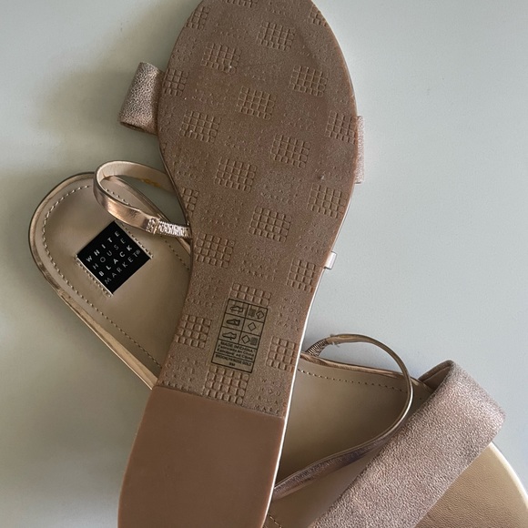 Sandals Size 9 - Picture 5 of 6